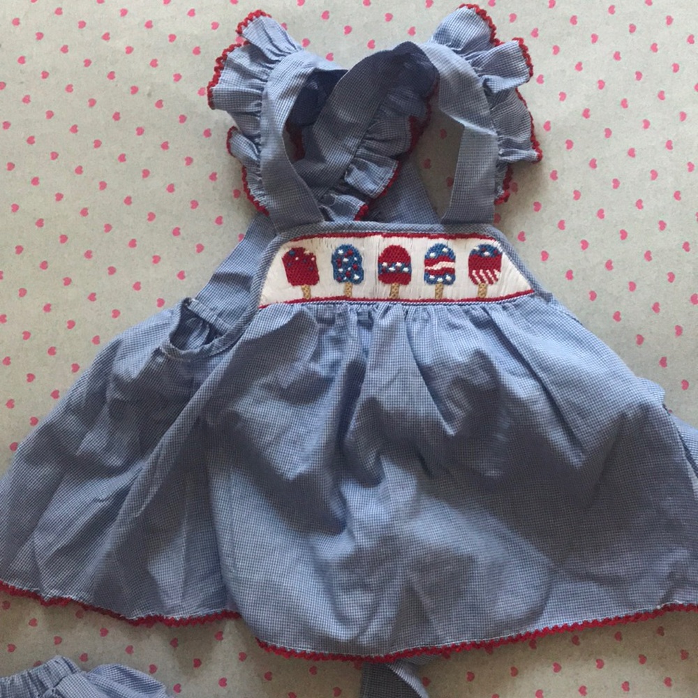 Smocked 2T Apron top Set